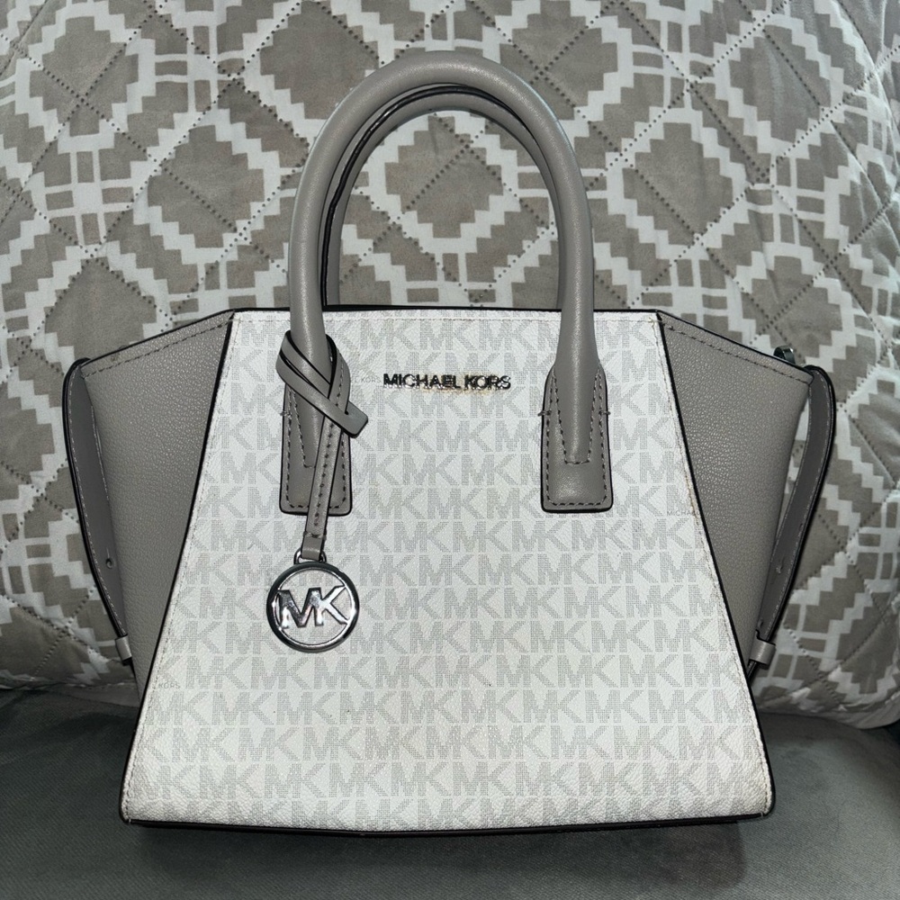 Micheal kors purse